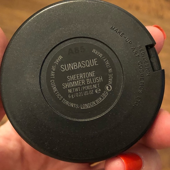 MAC blush - Picture 2 of 2